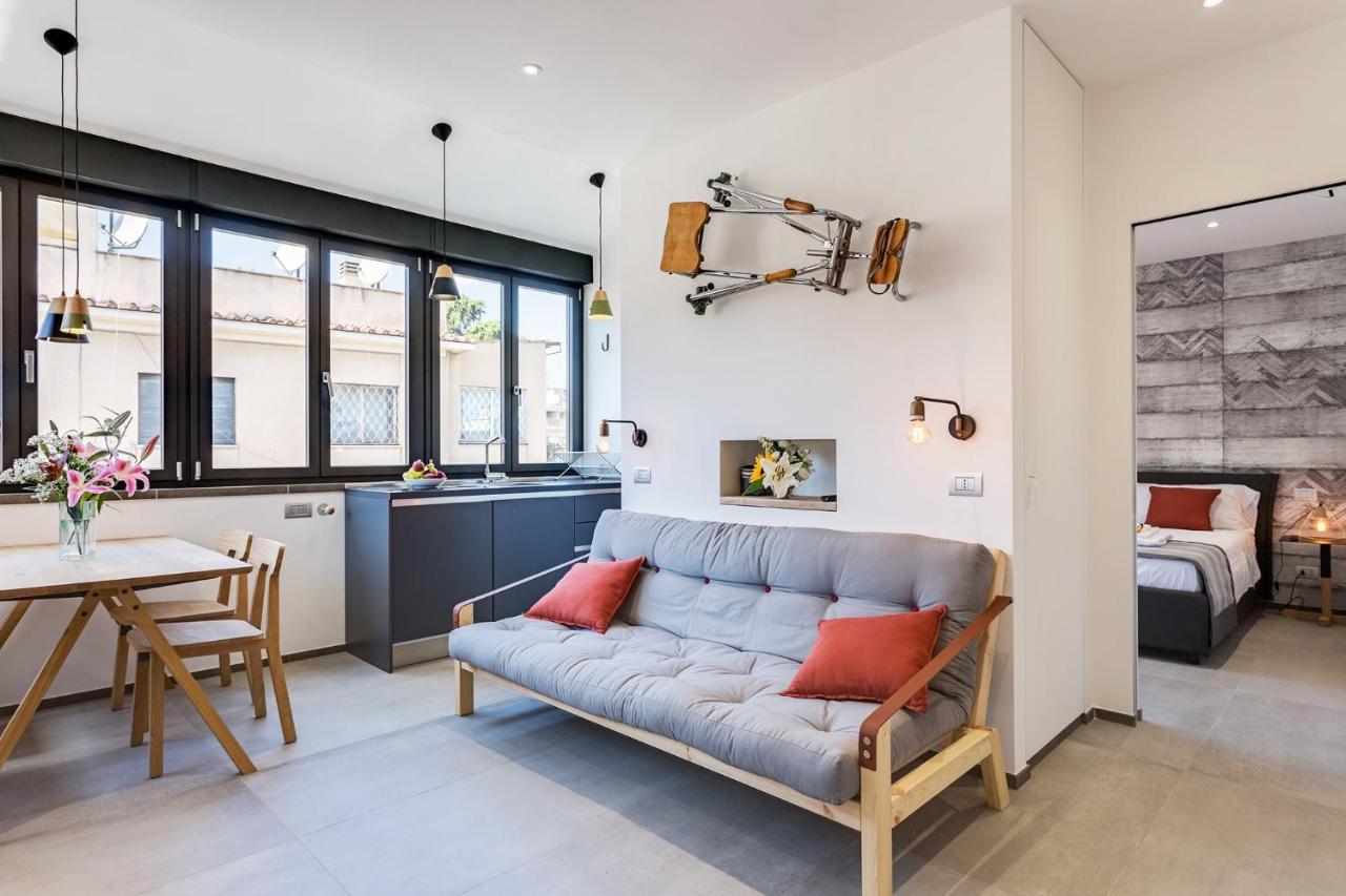As Feel - Vatican With Terrace Apartment